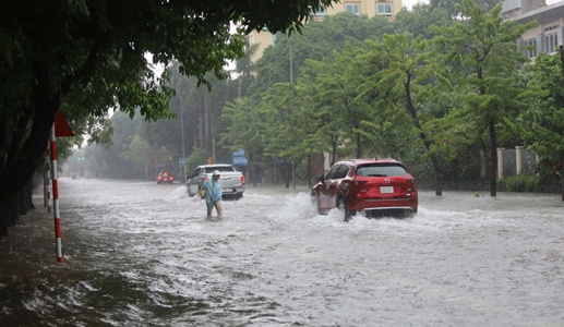 Trung Bộ mưa dồn dập, có nơi trên 300mm
