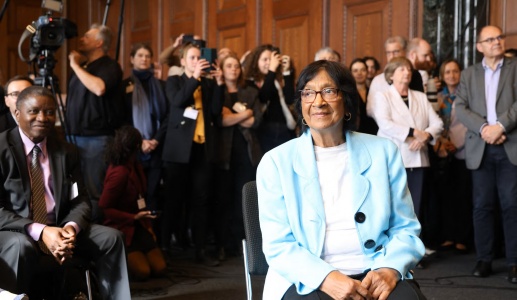 Giải Nobel Hòa bình được trao cho Luật sư nhân quyền Navi Pillay