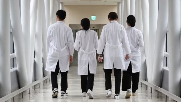 Đằng sau cơn khủng hoảng ngành y tế ở Hàn Quốc