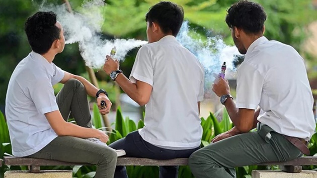 Trẻ tuổi teen hút thuốc lá điện tử dễ nhiễm kim loại độc hại