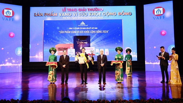 Vinalink Group được vinh danh tại lễ trao giải “Sản phẩm vàng vì sức khỏe cộng đồng năm 2024'