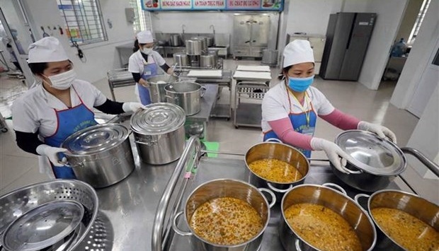 Thực phẩm 'bẩn' đe dọa bếp ăn tập thể 