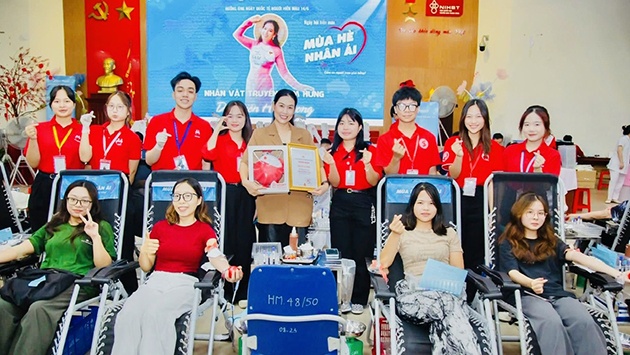 Hà Nội tôn vinh 113 cá nhân, tập thể tiêu biểu trong phong trào hiến máu