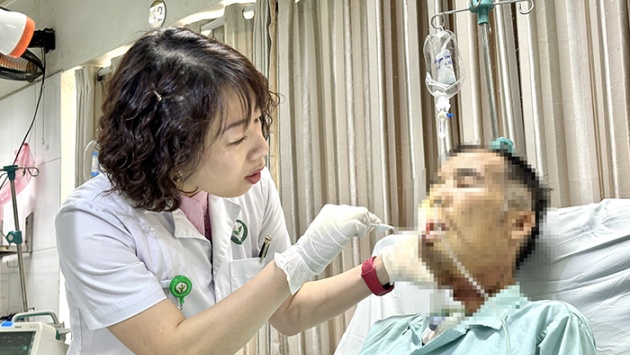 Dấu hiệu cảnh báo ung thư khoang miệng không nên chủ quan