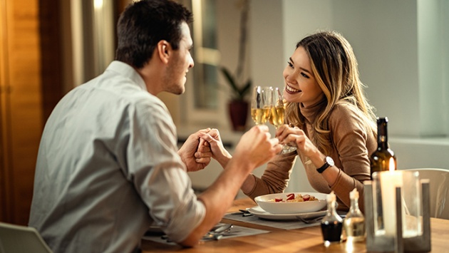 Tử vi thứ Bảy (25/10/2025): Song Ngư sẽ có buổi hẹn hò lãng mạn
