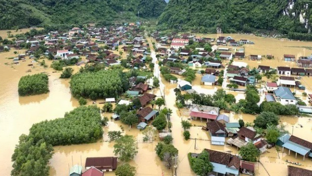 Bộ Y tế: Sẵn sàng cấp cứu, hỗ trợ y tế cho người dân vùng ngập lụt