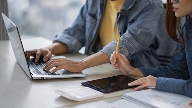 Tử vi thứ Ba (25/11/2025): Thiên Bình đang khá bận rộn trong công việc