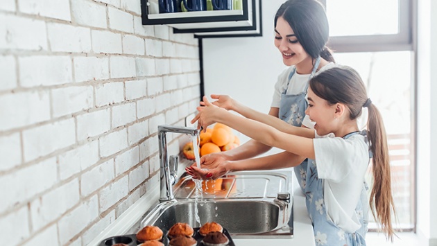 Tử vi thứ Bảy (20/12/2025): Bọ Cạp nên chăm chỉ làm việc nhà