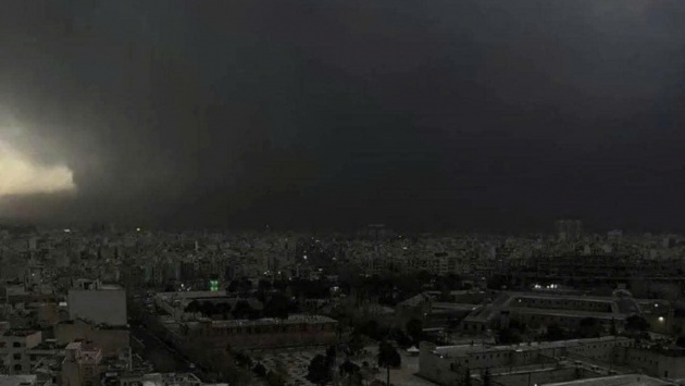 Iran: Mưa đen và những lo ngại về sức khỏe, môi trường