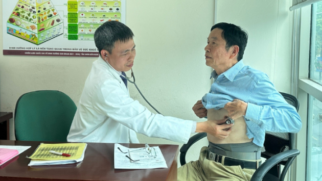 Miễn phí khám sức khỏe cho hàng nghìn người tại Hà Nội 