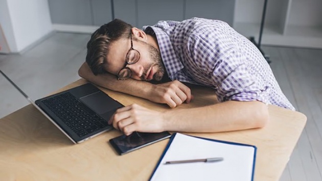 Vì sao ngủ 8 tiếng vẫn mệt mỏi?