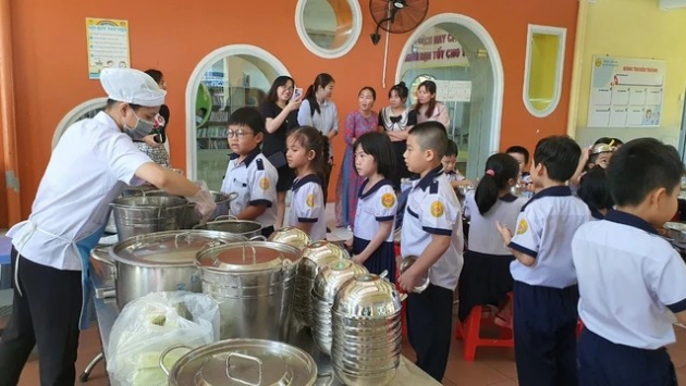 Thủ tướng: Siết chặt an toàn thực phẩm trường học, công khai bữa ăn học sinh