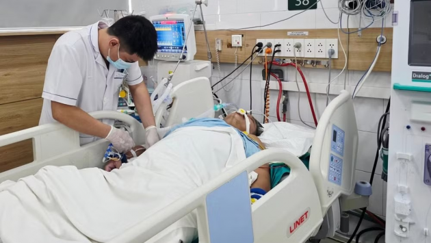Bệnh viện Bạch Mai thông tin sức khỏe 7 nạn nhân ngộ độc khí clo